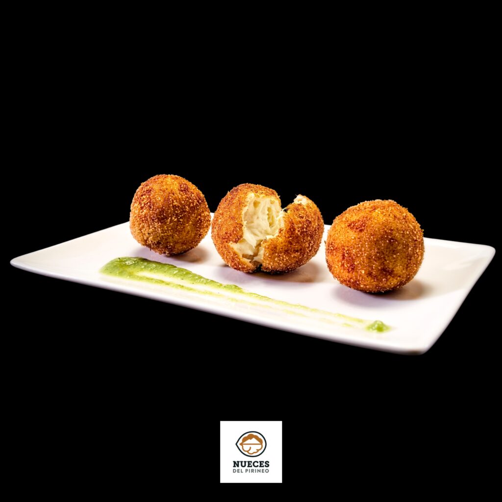 Croquetas con Nueces del Pirineo